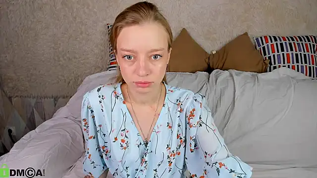 Michelle Blond online show from November 2025 08:58:01 AM