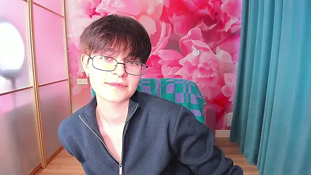 EmiliaYours online show from January 2025 12:54:01 PM