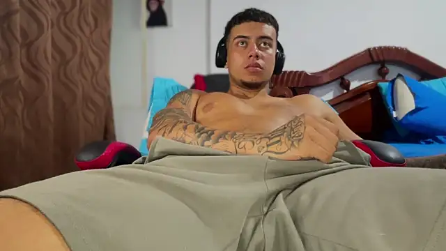 DuoHotLive online show from November 2025 04:26:02 AM