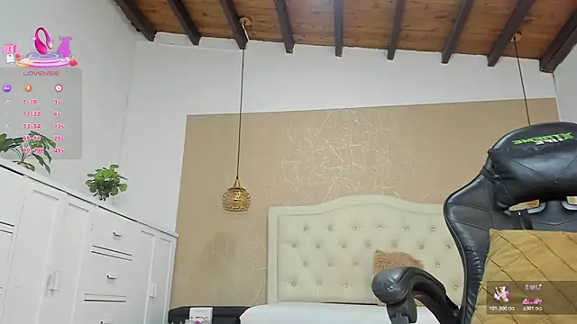 Snapshot of Eva_abc chatting on November 2025 06:07:01 PM Eva abc online show from November 2025 06:07:01 PM