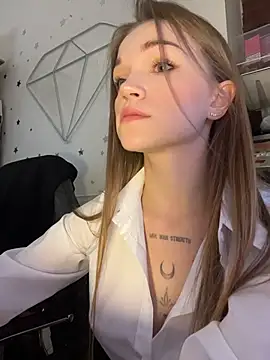 KitteCat online show from November 2025 07:38:02 AM