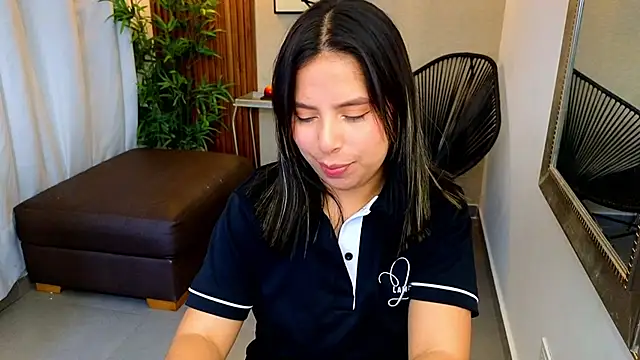 Sharlotte Milk online show from November 2025 10:48:01 AM