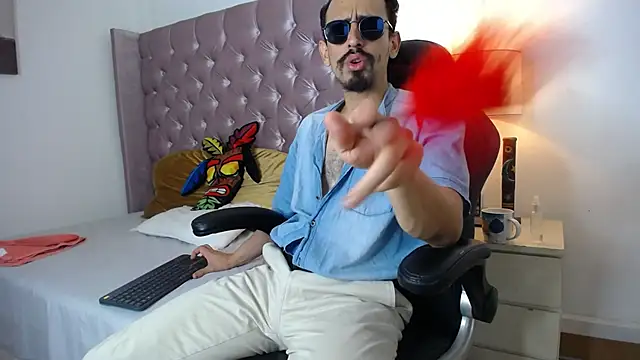 Sr Magnus  online show from September 2025 04:58:01 AM