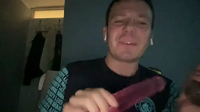 Snapshot of GotItGoin chatting on September 2025 12:16:01 AM GotItGoin online show from September 2025 12:16:01 AM