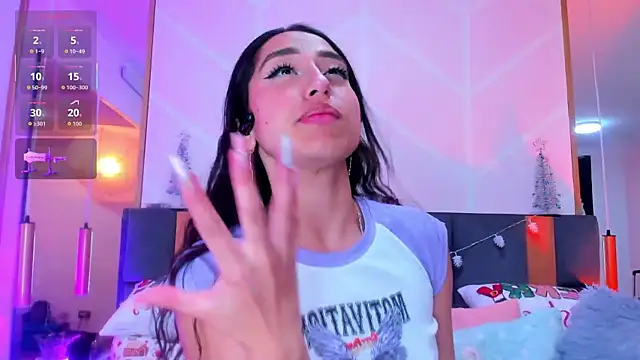 Snapshot of MadyJackson chatting on December 2025 11:41:02 AM MadyJackson online show from December 2025 11:41:02 AM