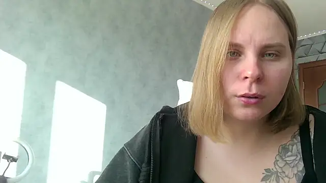 Thalia  Star online show from February 2025 11:12:01 AM