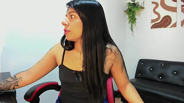 Snapshot of Caro_kitty- chatting on November 2025 12:16:02 PM Caro kitty- online show from November 2025 12:16:02 PM