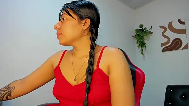 Snapshot of Caro_kitty- chatting on December 2025 01:04:02 PM Caro kitty- online show from December 2025 01:04:02 PM