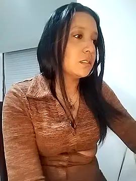 Snapshot of cami_victoria chatting on January 2026 06:44:02 PM cami victoria online show from January 2026 06:44:02 PM