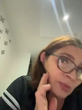 Snapshot of AntonellaAlondra4 chatting on May 2026 02:49:02 AM AntonellaAlondra4 online show from May 2026 02:49:02 AM