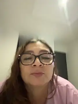Snapshot of AntonellaAlondra4 chatting on May 2026 03:23:01 AM AntonellaAlondra4 online show from May 2026 03:23:01 AM