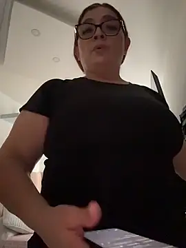 Snapshot of AntonellaAlondra4 chatting on May 2026 01:18:01 PM AntonellaAlondra4 online show from May 2026 01:18:01 PM