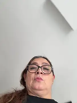 Snapshot of AntonellaAlondra4 chatting on May 2026 01:18:02 PM AntonellaAlondra4 online show from May 2026 01:18:02 PM