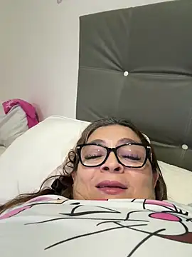 Snapshot of AntonellaAlondra4 chatting on June 2026 04:36:02 AM AntonellaAlondra4 online show from June 2026 04:36:02 AM