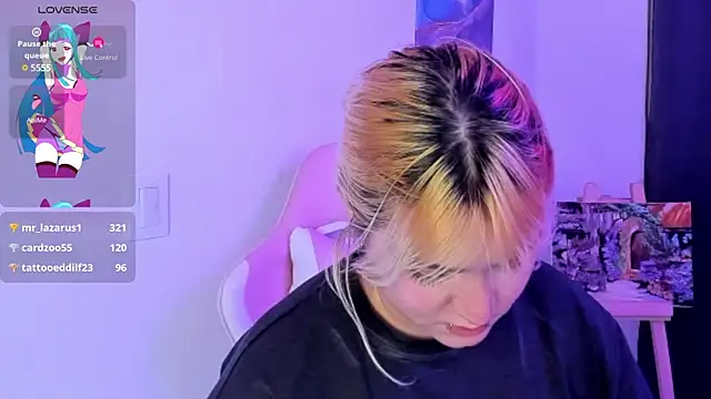 Snapshot of Pretty__zoe chatting on February 2025 06:30:01 AM Pretty  zoe online show from February 2025 06:30:01 AM