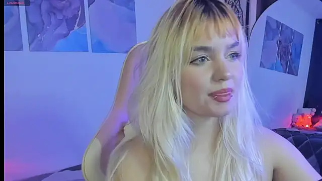 Snapshot of Pretty__zoe chatting on March 2025 12:20:02 AM Pretty  zoe online show from March 2025 12:20:02 AM