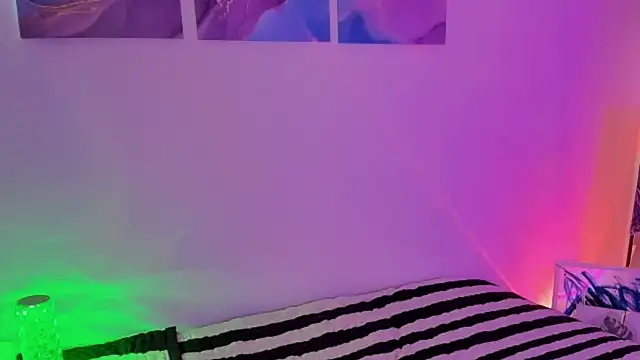 Snapshot of Pretty__zoe chatting on March 2025 08:04:01 PM Pretty  zoe online show from March 2025 08:04:01 PM