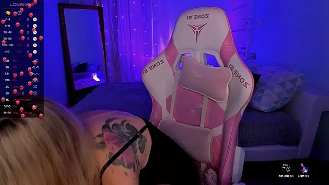 AdeleRoberts online show from October 2025 02:09:02 AM