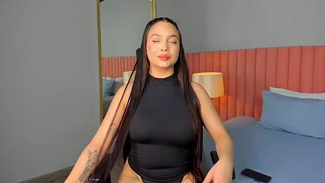 NathRossi online show from February 2025 11:21:02 PM