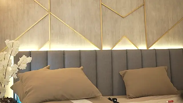 miia blake online show from March 2025 02:05:01 AM