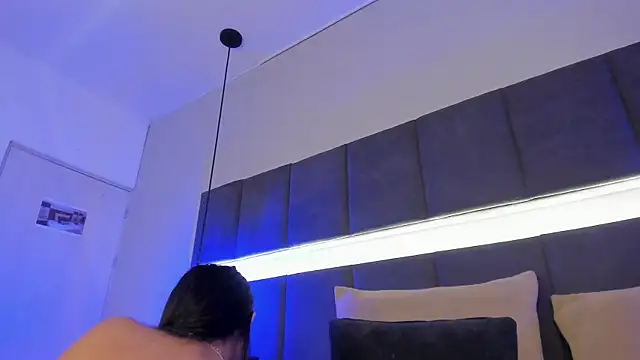 nicolle pierce online show from January 2025 03:32:02 PM