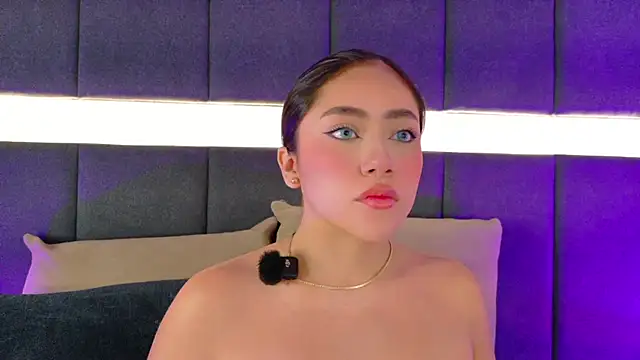 nicolle pierce online show from October 2025 01:45:02 PM