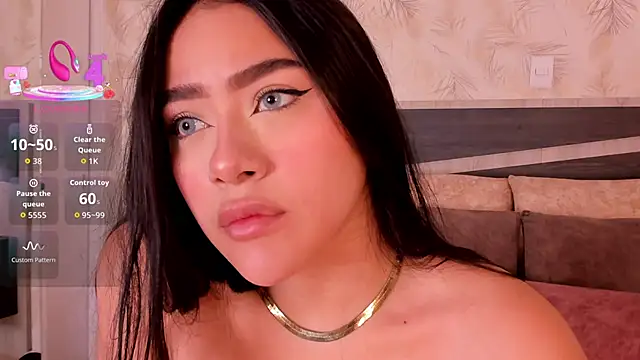 nicolle pierce online show from December 2025 01:31:01 PM