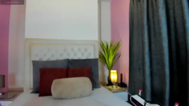 Snapshot of nicolle_pierce chatting on May 2026 12:13:02 PM nicolle pierce online show from May 2026 12:13:02 PM