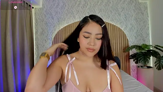 Snapshot of nicolle_pierce chatting on June 2026 10:38:01 AM nicolle pierce online show from June 2026 10:38:01 AM