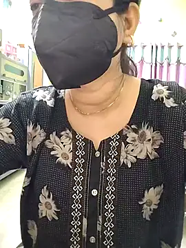 Royalgirl667 online show from December 2024 01:36:01 AM