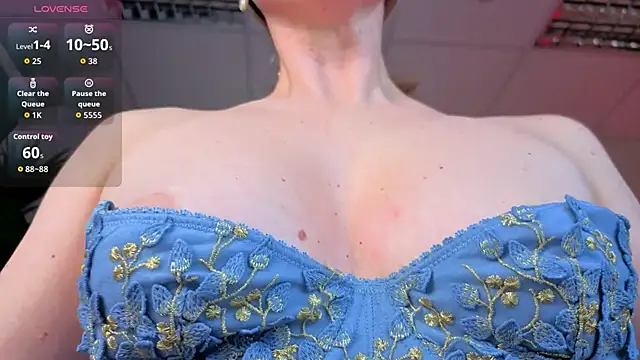 Angel Nikole online show from March 2026 01:42:01 AM