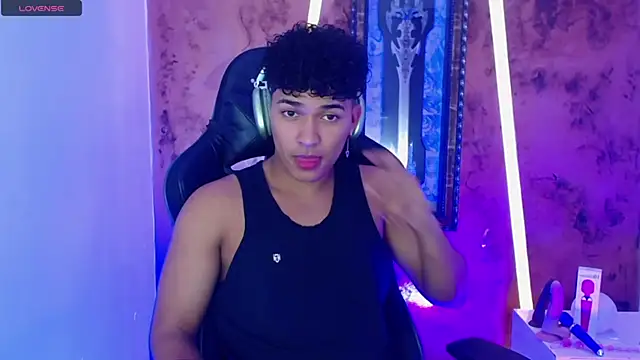 jamescurli  online show from January 2025 05:18:02 AM