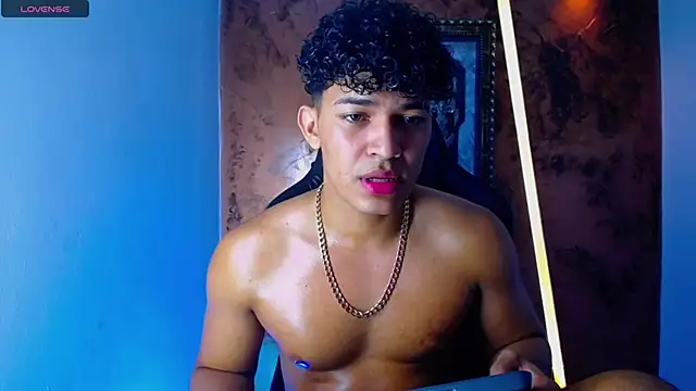 jamescurli  online show from March 2025 04:45:02 AM