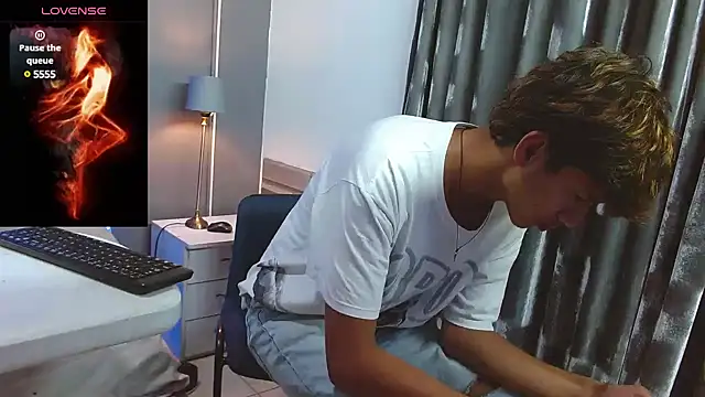 Snapshot of jason_graeats chatting on February 2025 04:11:02 AM jason graeats online show from February 2025 04:11:02 AM