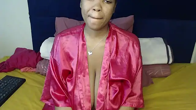 Snapshot of Busty-Londie chatting on March 2025 04:48:01 PM Busty-Londie online show from March 2025 04:48:01 PM