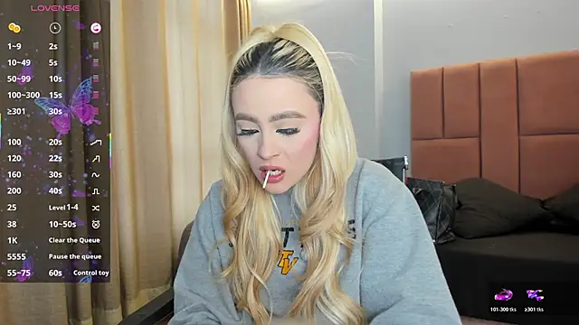 miacarperr1 online show from April 2026 09:08:02 PM