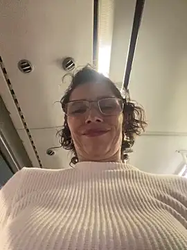 MireyaTorresGu online show from February 2026 02:27:01 AM