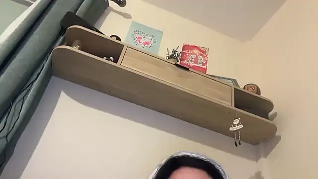 yorkshiregal online show from December 2025 06:31:01 AM