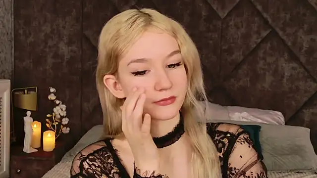 Snapshot of NaomiLoys chatting on February 2025 11:54:01 PM NaomiLoys online show from February 2025 11:54:01 PM