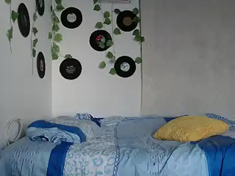 Snapshot of Hannafoster chatting on December 2024 01:35:02 PM Hannafoster online show from December 2024 01:35:02 PM