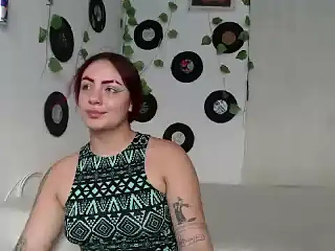 Snapshot of Hannafoster chatting on December 2024 09:35:01 PM Hannafoster online show from December 2024 09:35:01 PM