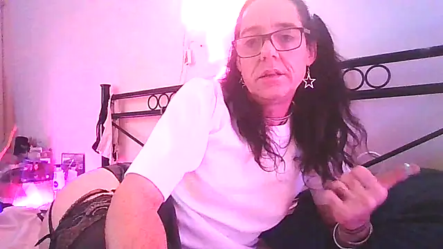 ingrid1982 online show from September 2025 03:43:01 AM