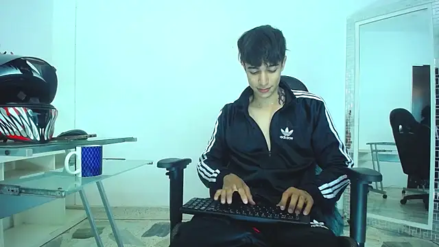 Zacktk7 online show from December 2024 09:11:02 PM