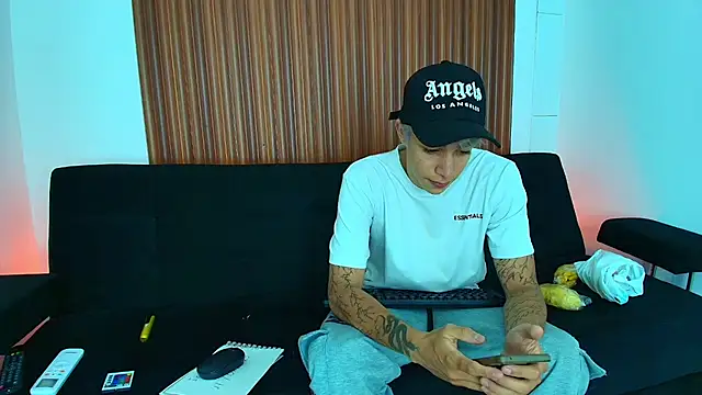 Zacktk7 online show from February 2025 07:58:02 PM