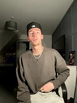 MikesWood21 online show from December 2024 04:42:01 AM