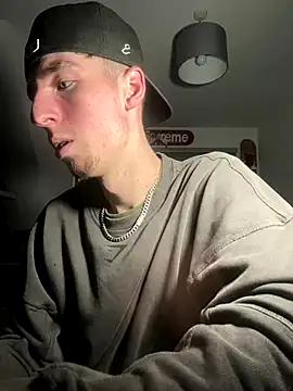 MikesWood21 online show from December 2024 01:36:01 AM