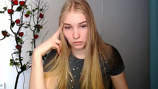 Queen ofLove online show from April 2026 11:22:02 AM