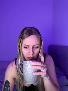 lunawolf21 online show from February 2026 07:37:02 AM