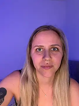 lunawolf21 online show from March 2026 02:14:02 PM