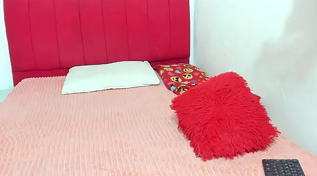 Lunaynick online show from December 2024 09:24:02 PM